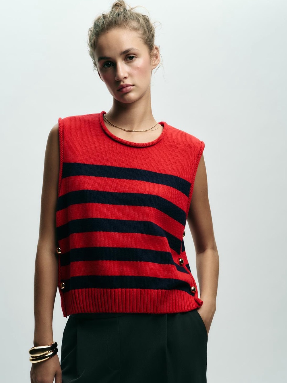 NWT Zara Woman KNIT JUMPER VEST WITH SIDE BUTTONS Size M